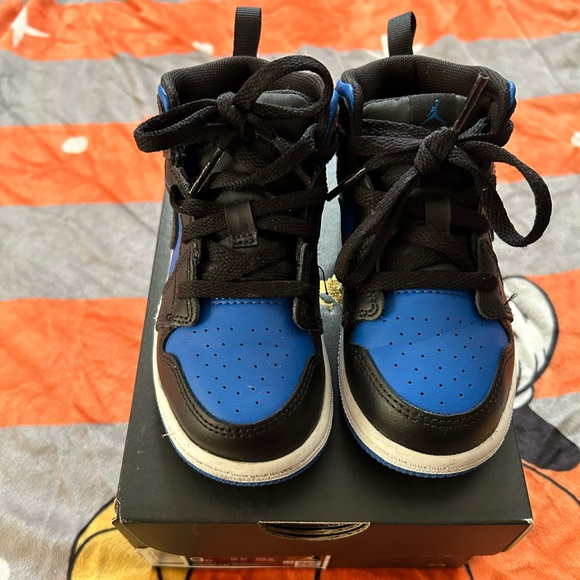 Jordan 1 mid toddler (size 9c) - Picture 5 of 6